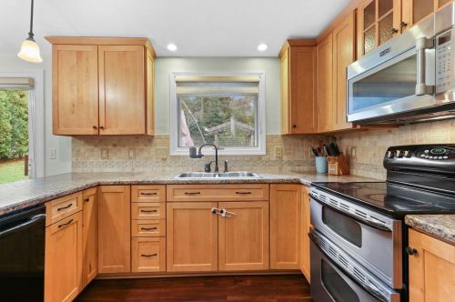 2479 Sunrise Ct, Green Bay WI  54302-4251 exterior