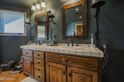 6220 Cholla Dr, Scottsdale AZ 85253-3170 exterior