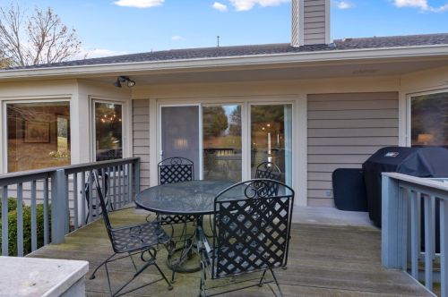 1510 Eastbrook Dr, Thiensville WI  53092-2986 exterior