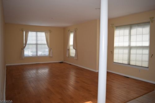 176 Crown Point Rd, Parsippany NJ  07054-3484 exterior