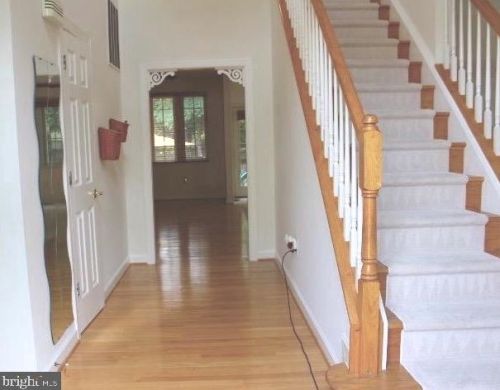 8823 Burke Rd, Springfield VA  22015-3619 exterior