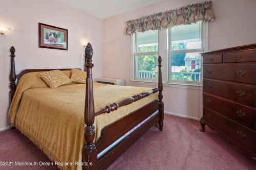 22 Wardell Pl, Tinton Falls NJ  07712-4856 exterior