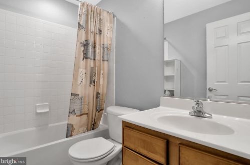 125 Victoria Ln, Charles Town WV  25414-5984 exterior