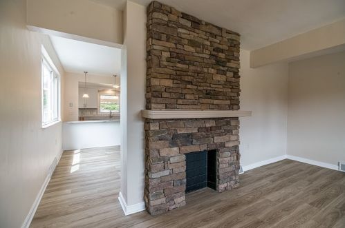 925 Greenhill Rd, Pittsburgh, PA 15209-1332