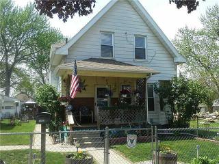 1448 Lakewood St, Toledo, OH 43605-3502