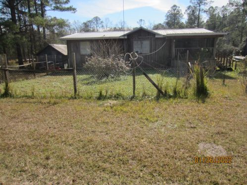 192 Garrett Ln, Freeport, FL 32439-4033
