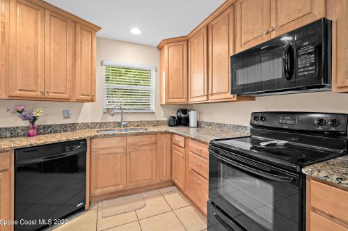 7245 Madison St, Cocoa, FL 32927-3018