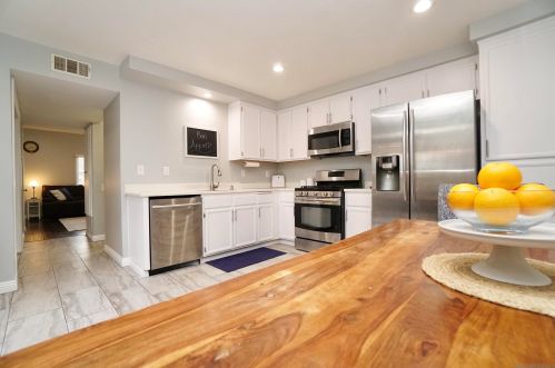 10860 Caravelle Pl, San Diego CA 92124-2039 exterior