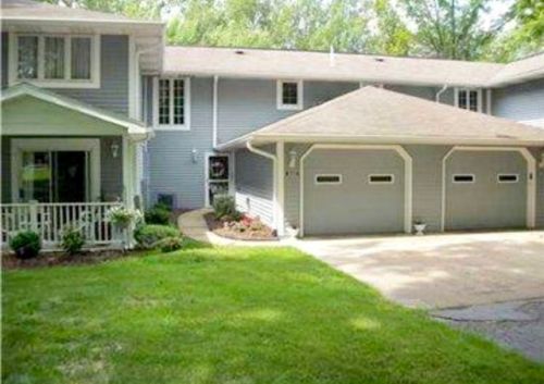 4145 Bristol Ln, New Castle, PA 16105-4456