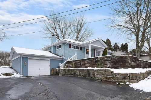 1902 Fox Ave, Beaver Falls, PA 15010-2520