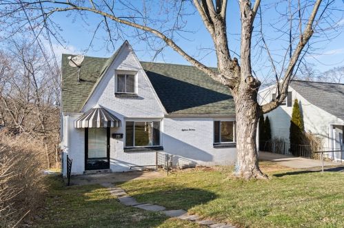 1813 Loretta Dr, Pittsburgh, PA 15235-2329
