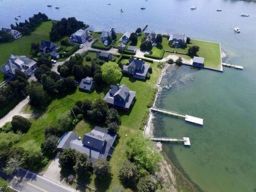 36 Nashawena St, Falmouth, MA 02540-2134