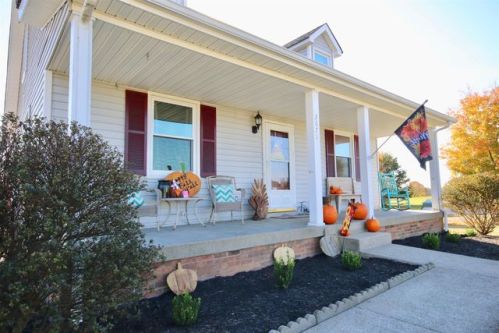 2671 Holt Ln, Clarksville, TN 37043-8253