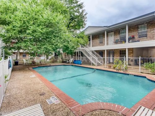 1240 Barton Hills Dr, Austin TX  78704-2080 exterior