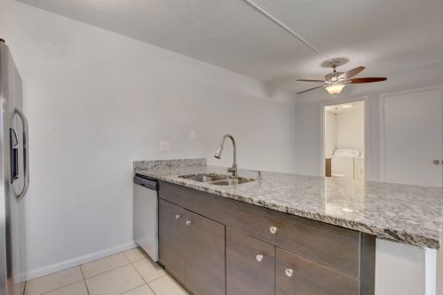 6602 66th Way, West Palm Beach, FL 33409-7135