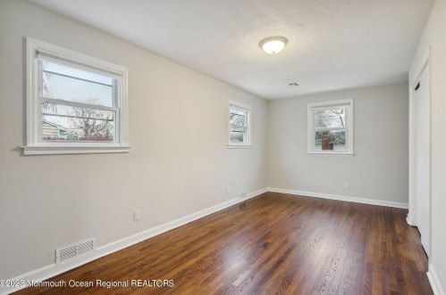 21 Maplewood Dr, Bricktown NJ  08723-3353 exterior