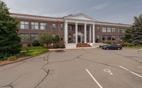 90 Sea St, Weymouth, MA 02191-1442