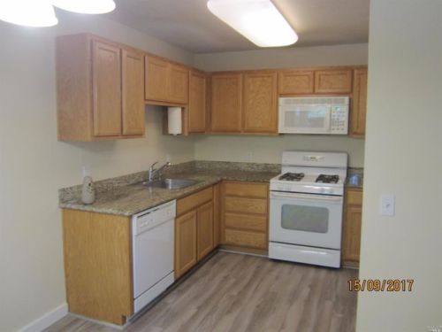 1396 Callen St, Vacaville, CA 95688-3064