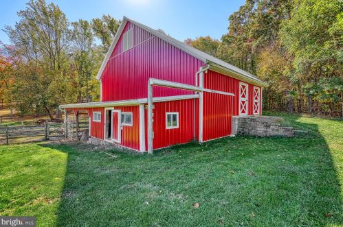 7455 Hillside Dr, Spring Grove PA  17362-8555 exterior