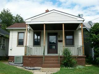 537 Grant St, Springdale, PA 15144-1423
