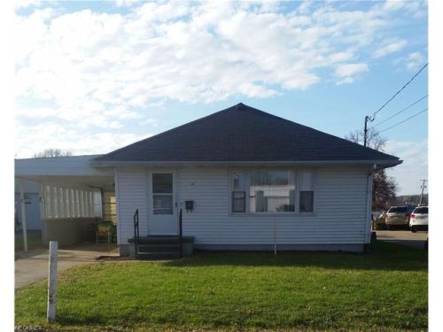 123 Locust St, Belpre, OH 45714-2442