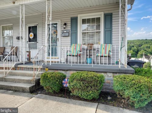 24 Stanton St, Schuylkill Haven, PA 17972-1143
