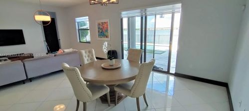 15800 88th Ave, Hialeah FL  33018-2019 exterior