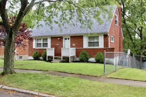 1685 Atson Ln, Cincinnati, OH 45205-1373