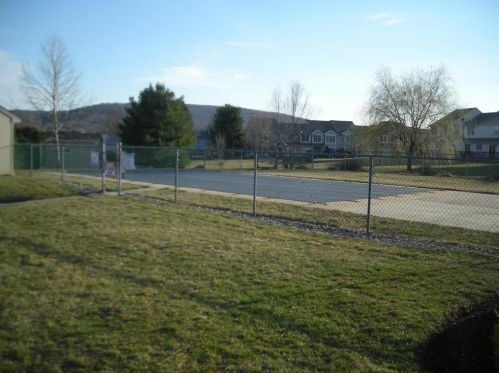 301 Windsor Pl, Macungie PA  18062-1812 exterior