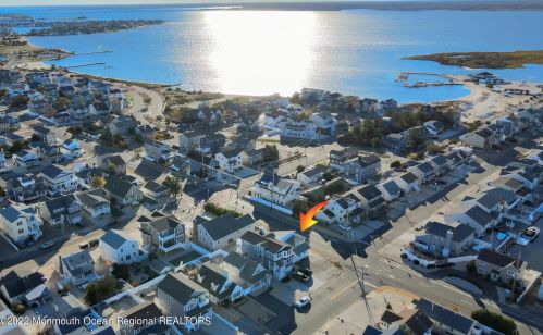 114 Westmont Ave, Lavallette NJ 08735-2042 exterior