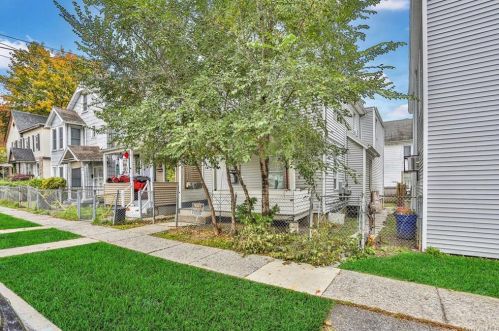 190 Winnikee Ave, Poughkeepsie NY  12601-2761 exterior