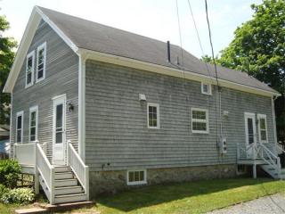 11 Mechanic St, Mattapoisett MA  02739-2605 exterior