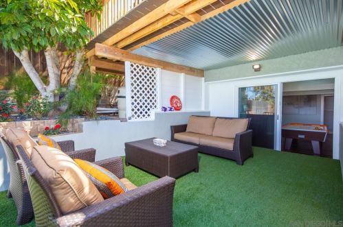 4134 Narragansett Ave, San Diego CA 92107-2619 exterior