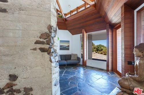 2440 Minard Rd, Topanga CA  90290-3402 exterior