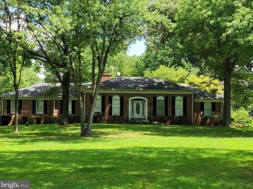 13501 Highland Farms Ct, Nokesville VA  20181-2811 exterior