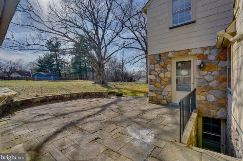 129 Township Line Rd, Norristown PA  19403-4352 exterior