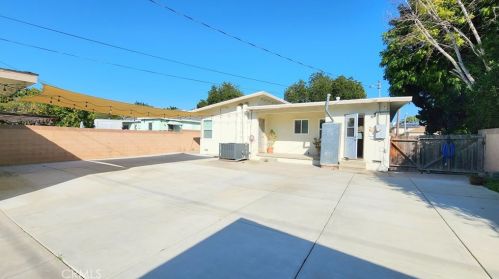 409 Wayne Ave, Fullerton CA  92833-2420 exterior