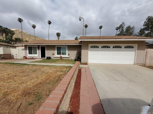 4281 Ridgewood Dr, Riverside, CA 92509-5737