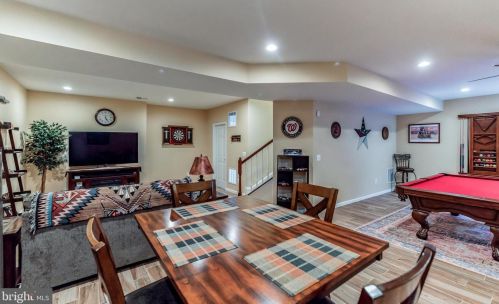15575 Kelley Farm Ct, Woodbridge VA  22193-5784 exterior
