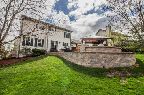 619 Woodland Cir, Waterford, WI 53185-2824