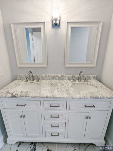 2 Elmwood Ter, Elmwood Park NJ  07407-1730 exterior