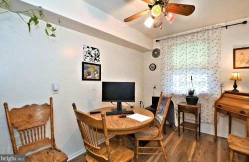 7221 Erdrick St, Philadelphia PA 19135-1014 exterior