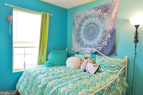 209 Kadies Ln, Edinburg VA  22824-9608 exterior