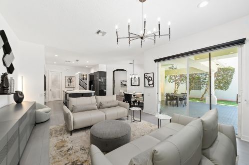 735 Charlestown Cir, West Palm Beach, FL 33410-3428