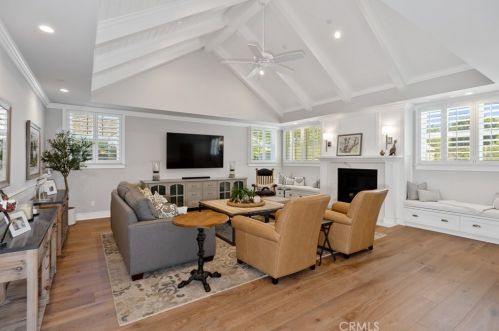 5461 Las Lomas St, Long Beach CA  90815-4138 exterior