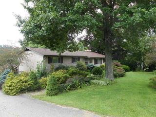 165 Brewster Rd, Butler, PA 16001-9623