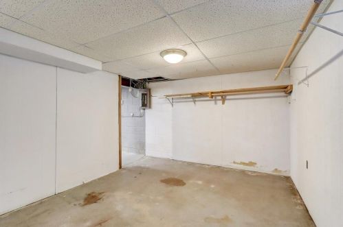 2022 116, Milwaukee WI 53226-2104 exterior