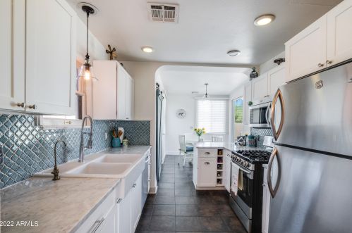 2506 10 St, Phoenix AZ 85024-4130 exterior