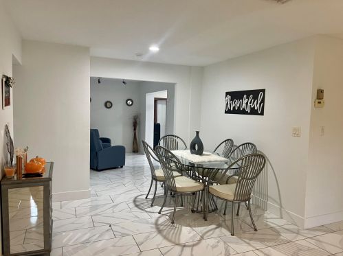 525 Billiar Ave, Fort Pierce FL  34983-8730 exterior