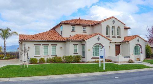 7230 Pitlochry Dr, Gilroy, CA 95020-3066